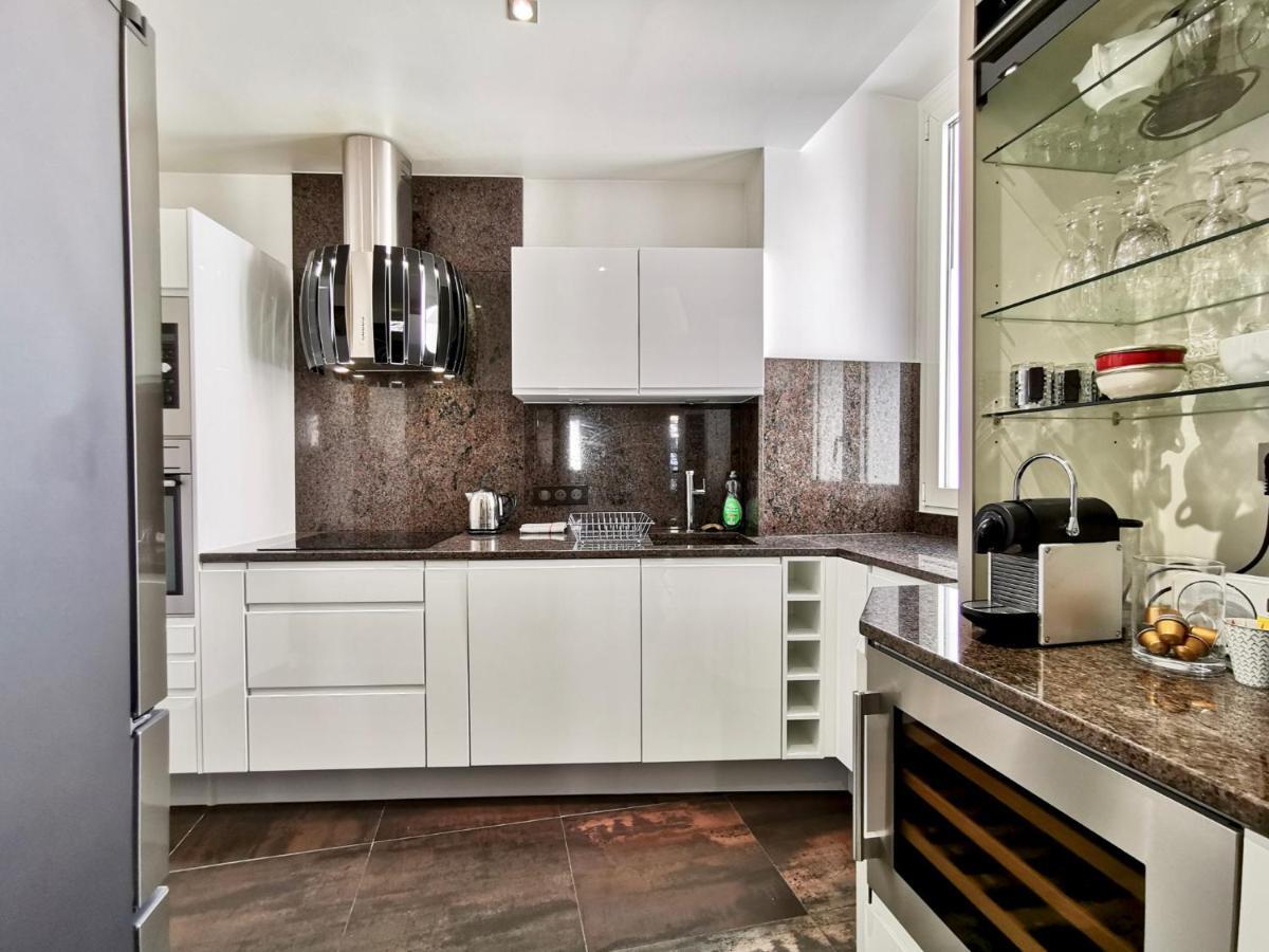 Luxury Baquis Apartment Nizza